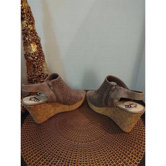 Fergalicious Rasta Wedge Heels Size 9.5M NWOB - Picture 5 of 7